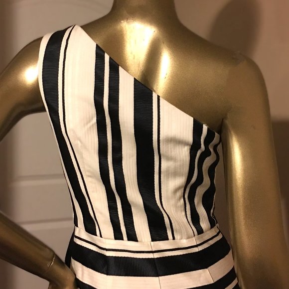 KAY UNGER One-Shoulder Cross Front Maxi Dress - Picture 14 of 16